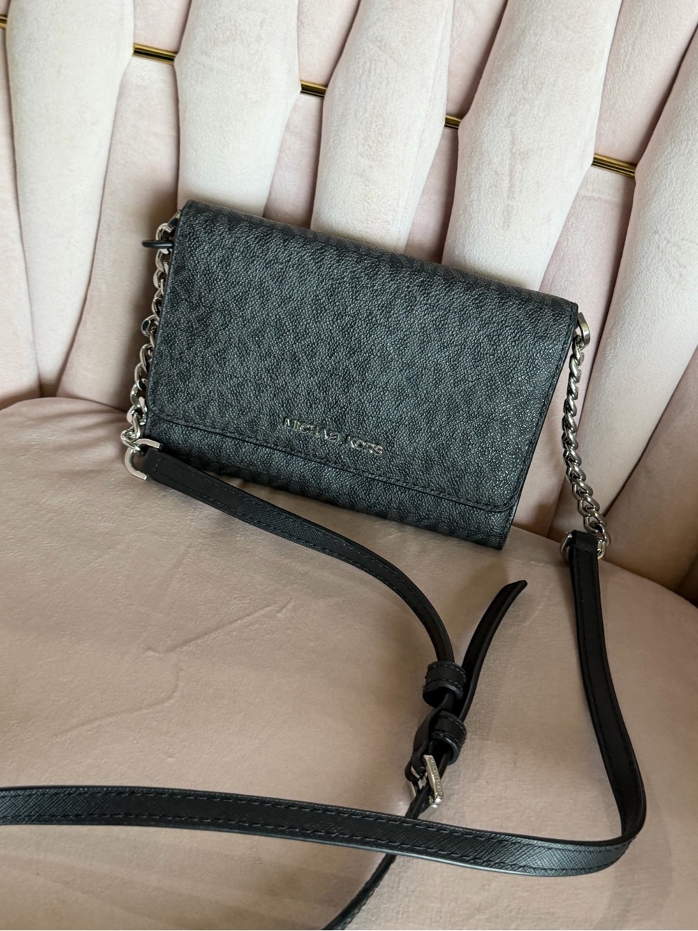 MICHAEL KORS Jet Set Medium Signature Logo Crossbody Bag in Gray/ Black - Picture 16 of 16